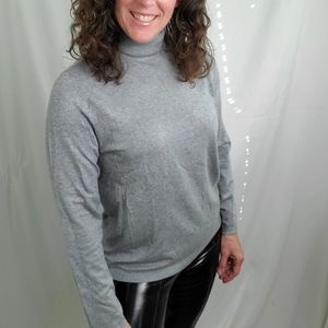 Chico's gray turtleneck long sleeved shirt